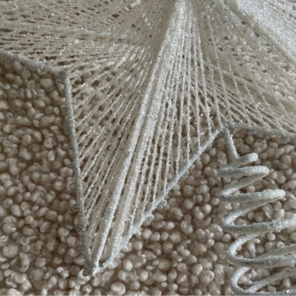 White glitter tree topper star - Picture 3 of 7